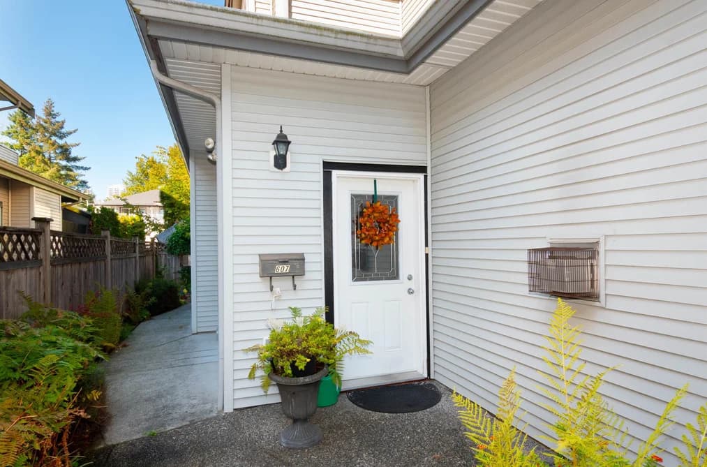 607 SUNSET AVENUE, Coquitlam, BC — Residential for Sale - Photo 2