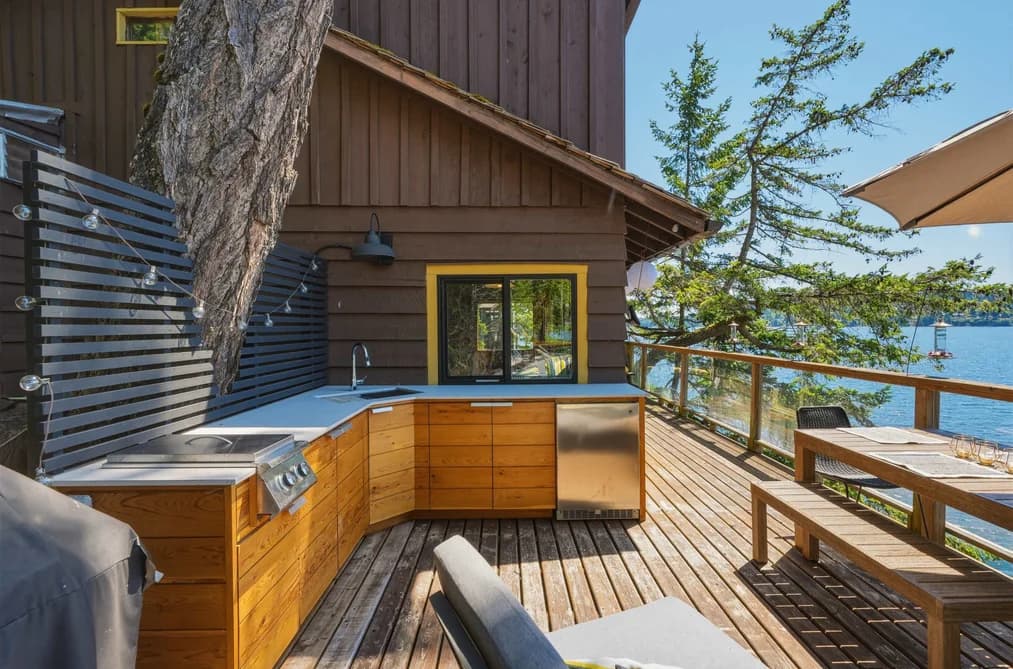 House for sale at 6075 Coracle Drive Sechelt British Columbia - MLS: R3144435