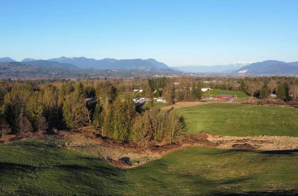 6077 ROSS ROAD, Abbotsford, BC — Residential for Sale - Photo 2