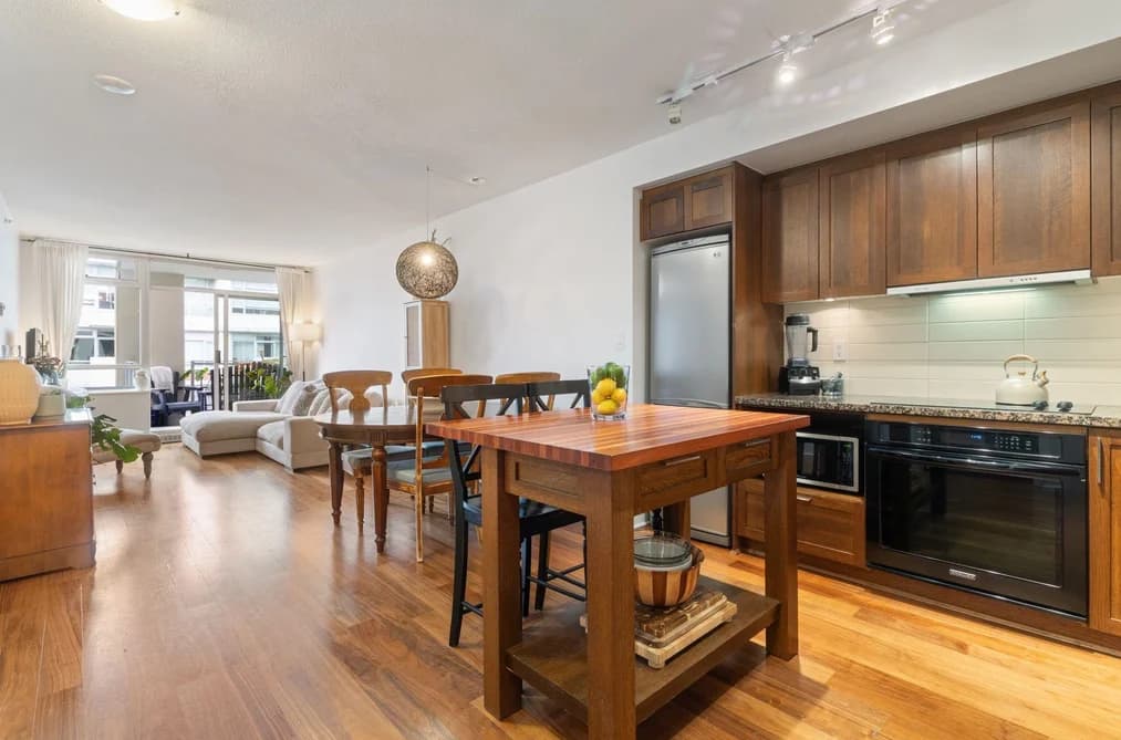 608 2228 W BROADWAY, Vancouver, BC — Residential for Sale - Photo 2