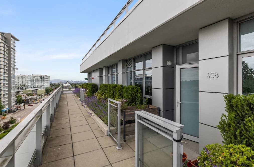 608 2435 KINGSWAY, Vancouver, BC — Residential for Sale - Photo 2
