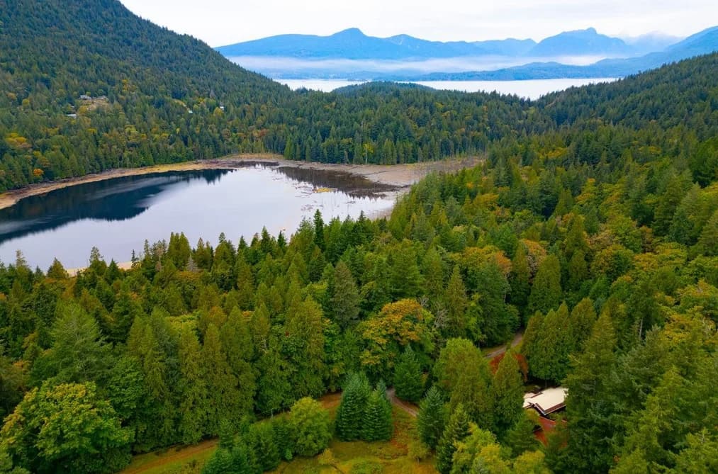 608 MAGEE ROAD, Bowen Island, BC — Residential for Sale - Main Photo