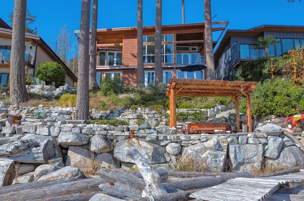 6085 SILVERSTONE LANE, Sechelt, BC — Residential for Sale - Photo 2