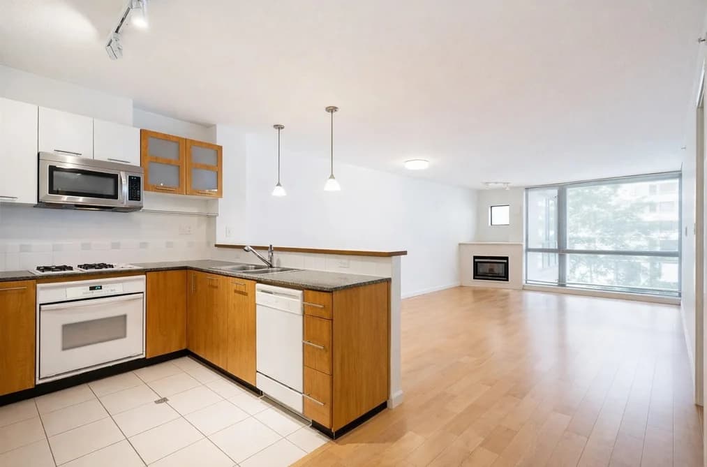 609 7831 WESTMINSTER HIGHWAY, Richmond, BC — Residential for Sale - Photo 2