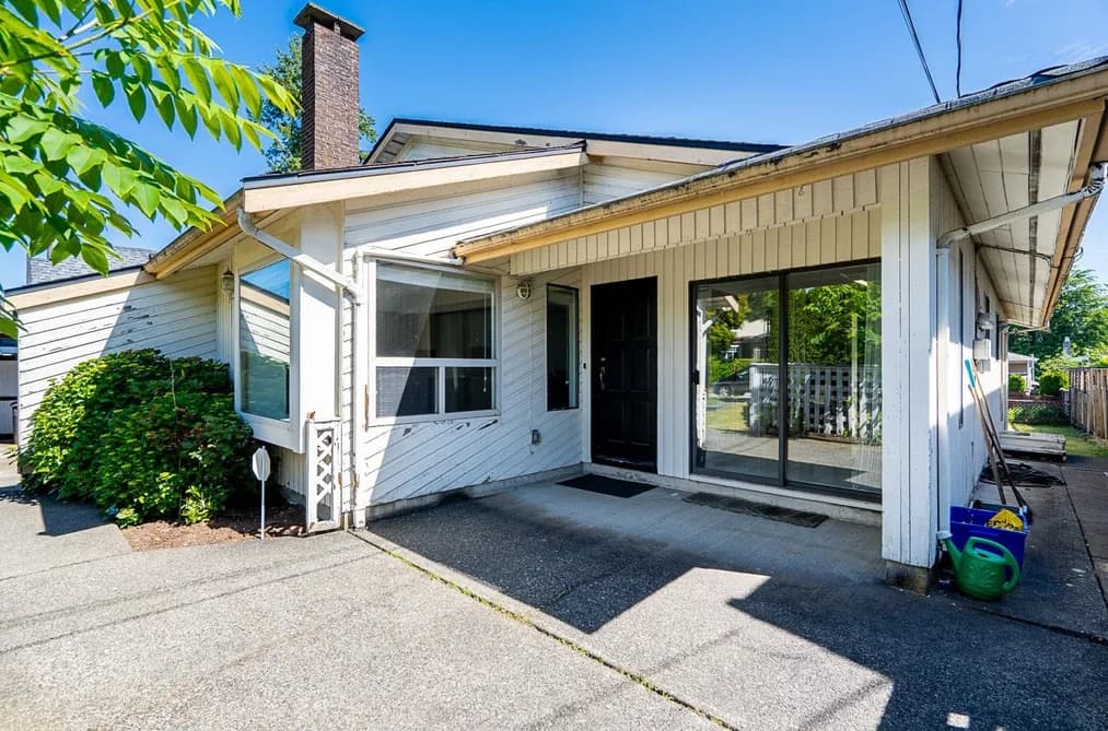 6094 WALKER AVENUE, Burnaby, BC — Residential for Sale - Main Photo