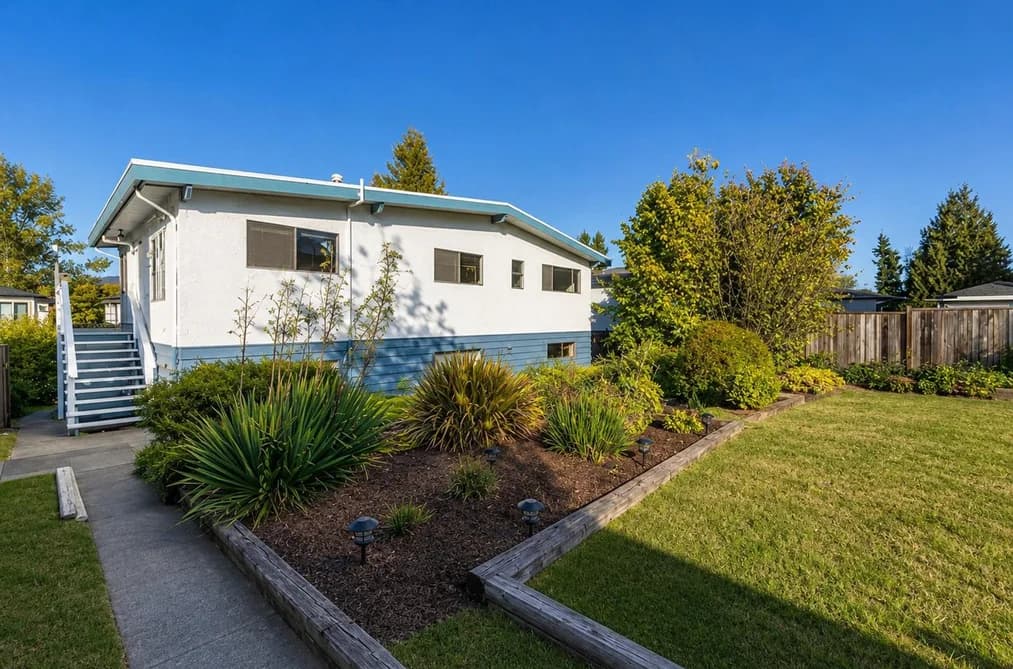 6096 SERVICE STREET, Burnaby, BC — Residential for Sale - Photo 2