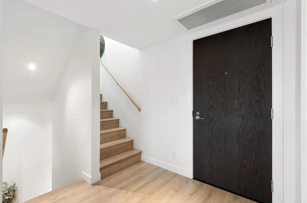 611 1500 FERN STREET, North Vancouver, BC — Residential for Sale - Photo 2