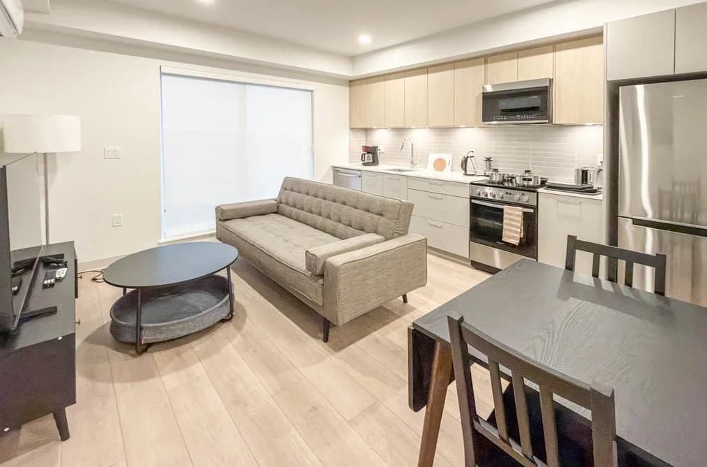 611 1529 OXFORD STREET, North Vancouver BC V7J 0G2 - Photo 1