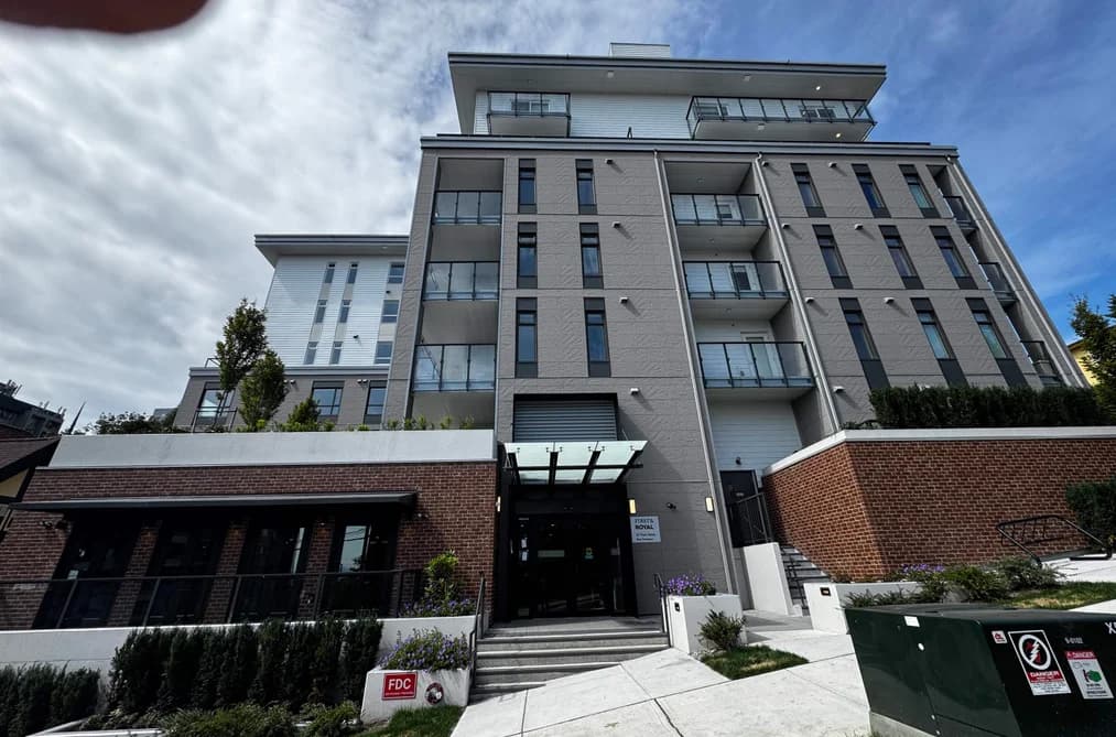 611 82 FIRST STREET, New Westminster BC V3L 0L8 - Photo 1