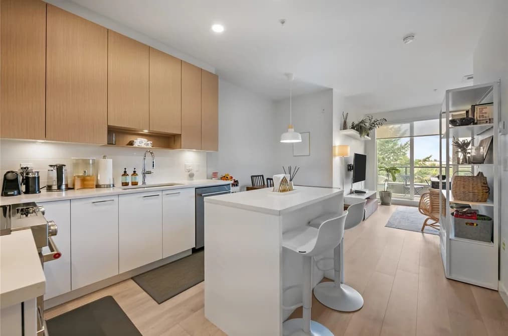 612 7588 16TH STREET, Burnaby, BC — Residential for Sale - Main Photo
