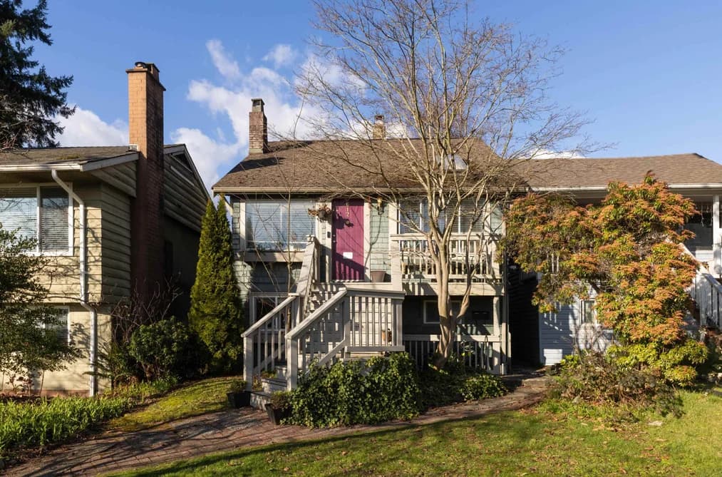 612 E 4TH STREET, North Vancouver, BC — Residential for Sale - Photo 2