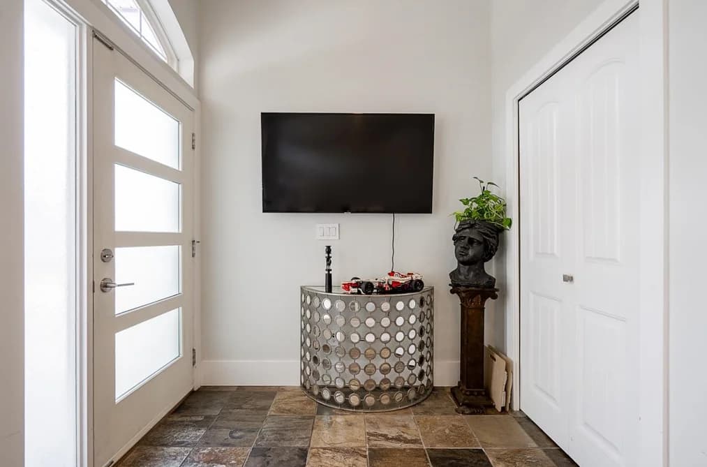 6128 150B STREET, Surrey, BC — Residential for Sale - Photo 2
