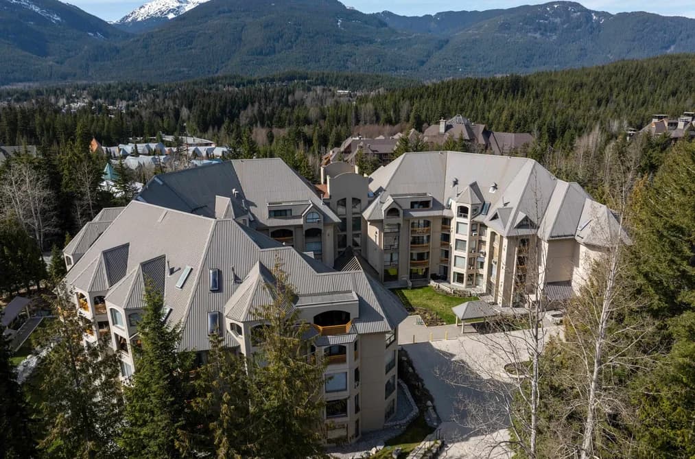 613 4809 SPEARHEAD DRIVE, Whistler, BC — Residential for Sale - Photo 2