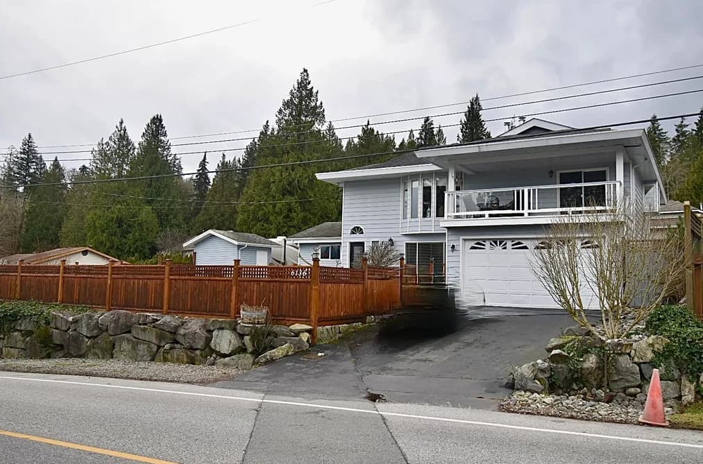 House for sale at 6135 Fairway Avenue Sechelt British Columbia - MLS: R3092964