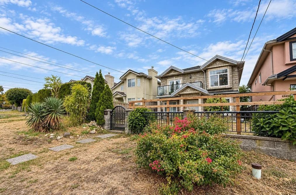 6135 PORTLAND STREET, Burnaby, BC — Residential for Sale - Photo 2