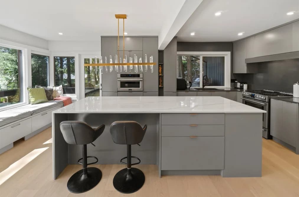 615 E KINGS ROAD, North Vancouver, BC — Residential for Sale - Main Photo