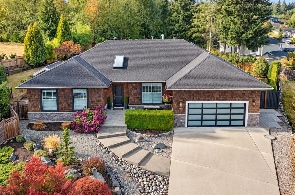 6161 HIGHMOOR PLACE, Sechelt, BC — Residential for Sale - Photo 2