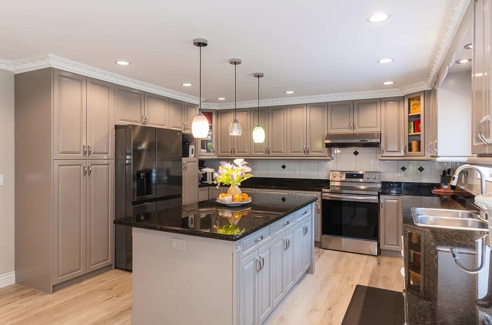 6169 LOCHDALE STREET, Burnaby, BC — Residential for Sale - Photo 2