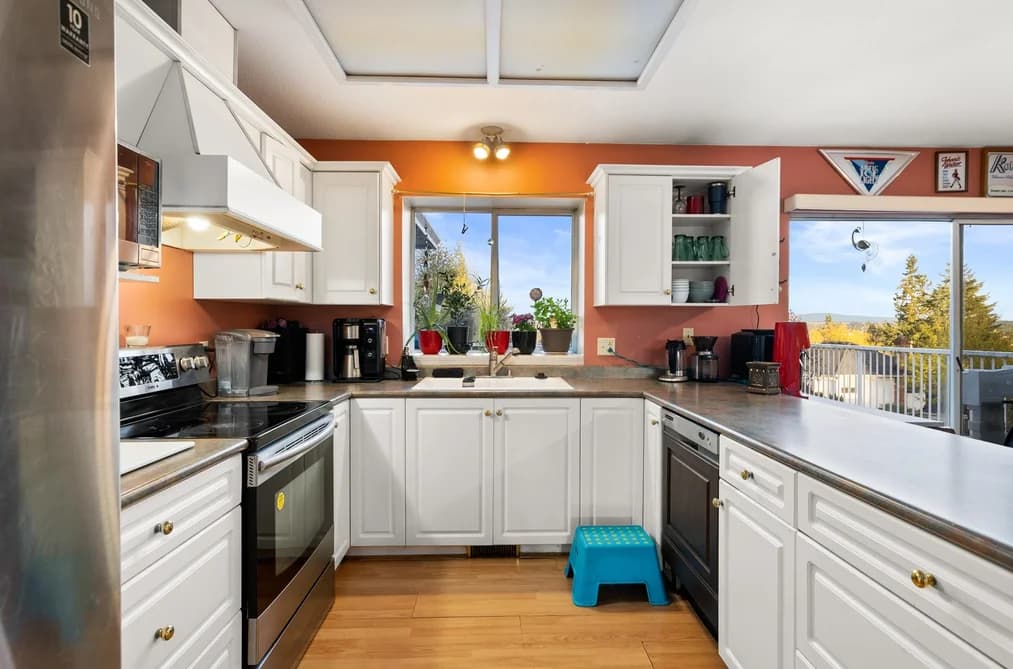 6170 191 STREET, Surrey, BC — Residential for Sale - Photo 2