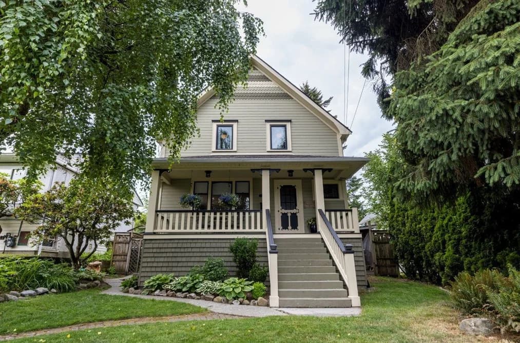 618 COLBORNE STREET, New Westminster, BC — Residential for Sale - Main Photo