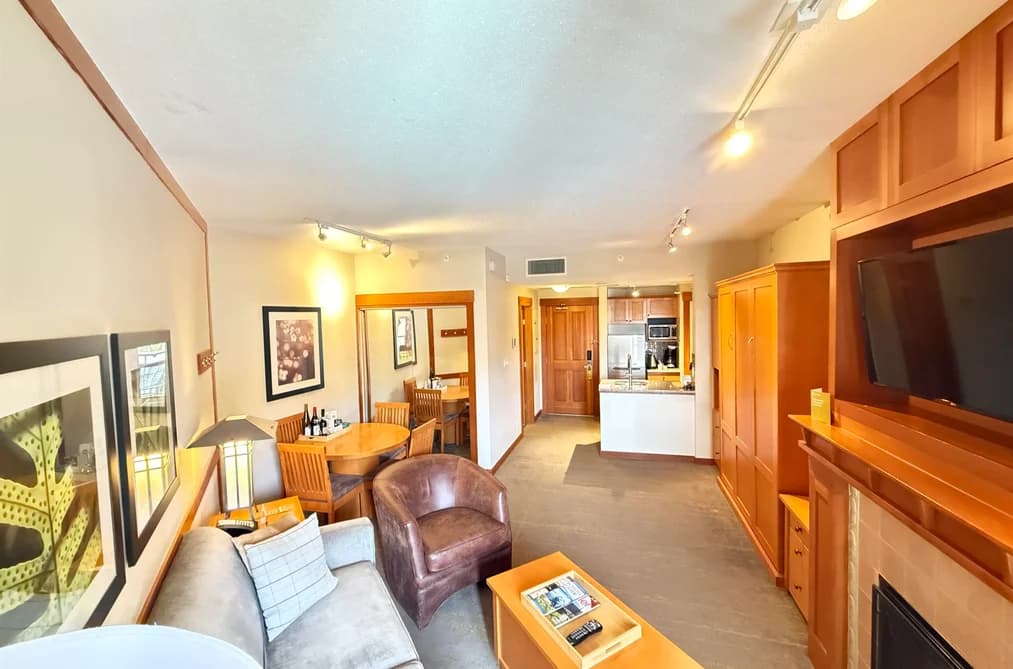 620 4320 SUNDIAL CRESCENT, Whistler, BC — Residential for Sale - Main Photo