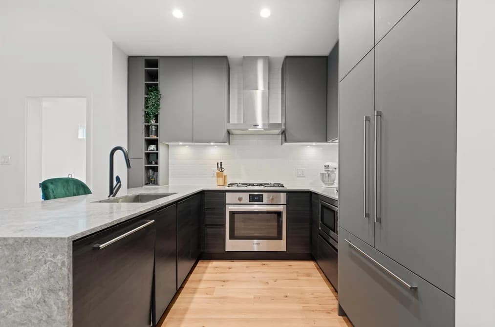 621 3131 MURRAY STREET, Port Moody, BC — Residential for Sale - Photo 2