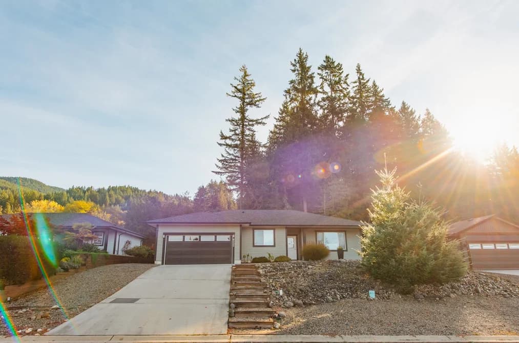 6222 SITKA ROAD, Sechelt, BC — Residential for Sale - Main Photo