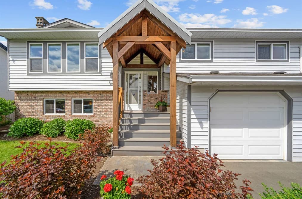 6235 DUNDEE PLACE, Chilliwack, BC — Residential for Sale - Photo 2