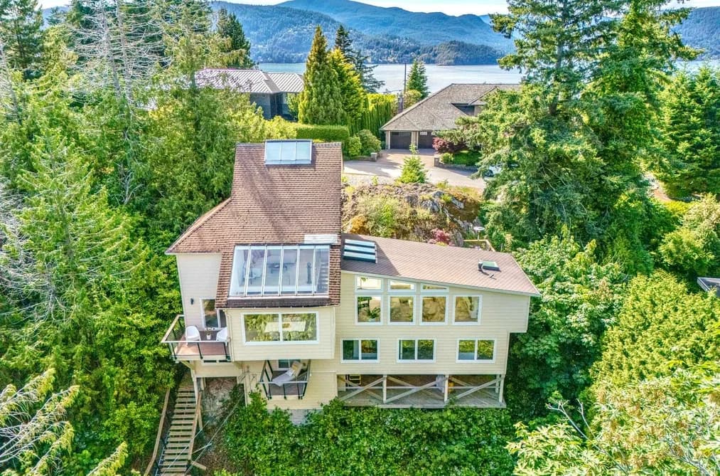 6236 SUMMIT AVENUE, West Vancouver, BC — Residential for Sale - Main Photo