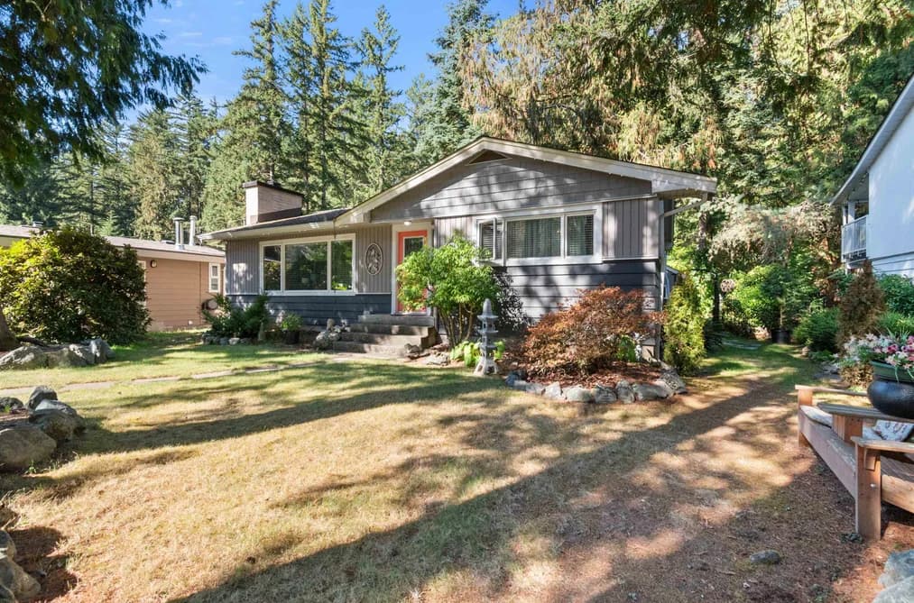 624 MOUNTAIN VIEW ROAD, Cultus Lake, BC — Residential for Sale - Photo 2