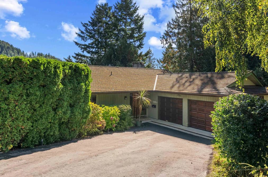 6250 SUMMIT AVENUE, West Vancouver, BC — Residential for Sale - Photo 2