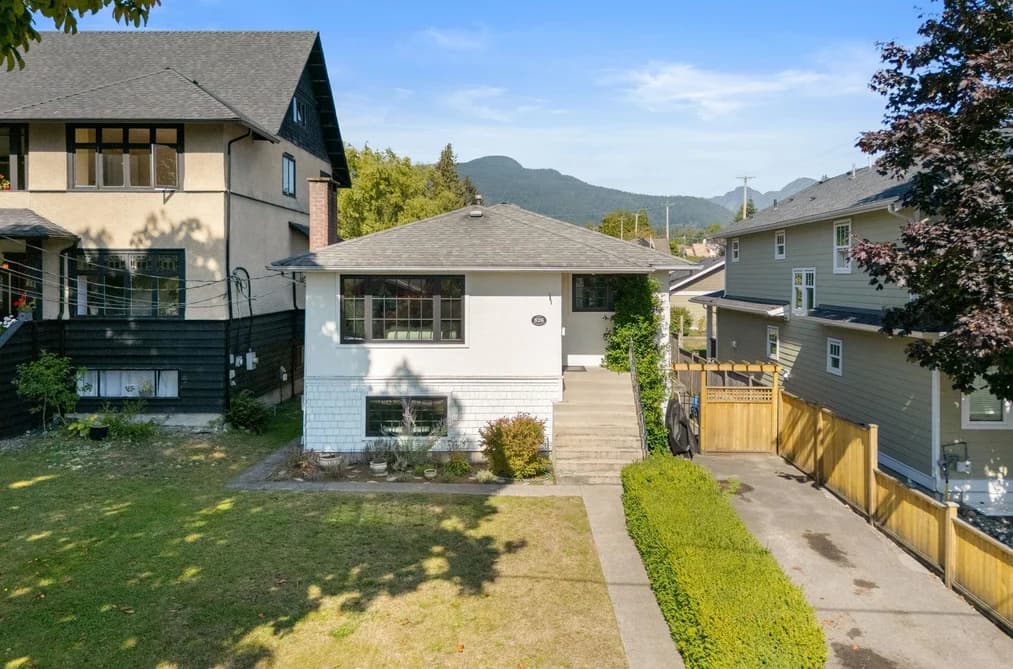 626 E 13TH STREET, North Vancouver, BC — Residential for Sale - Main Photo