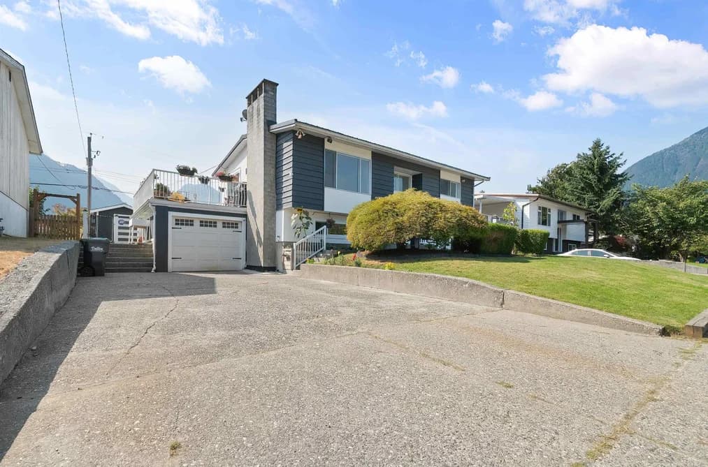 630 THACKER AVENUE, Hope, BC — Residential for Sale - Photo 2
