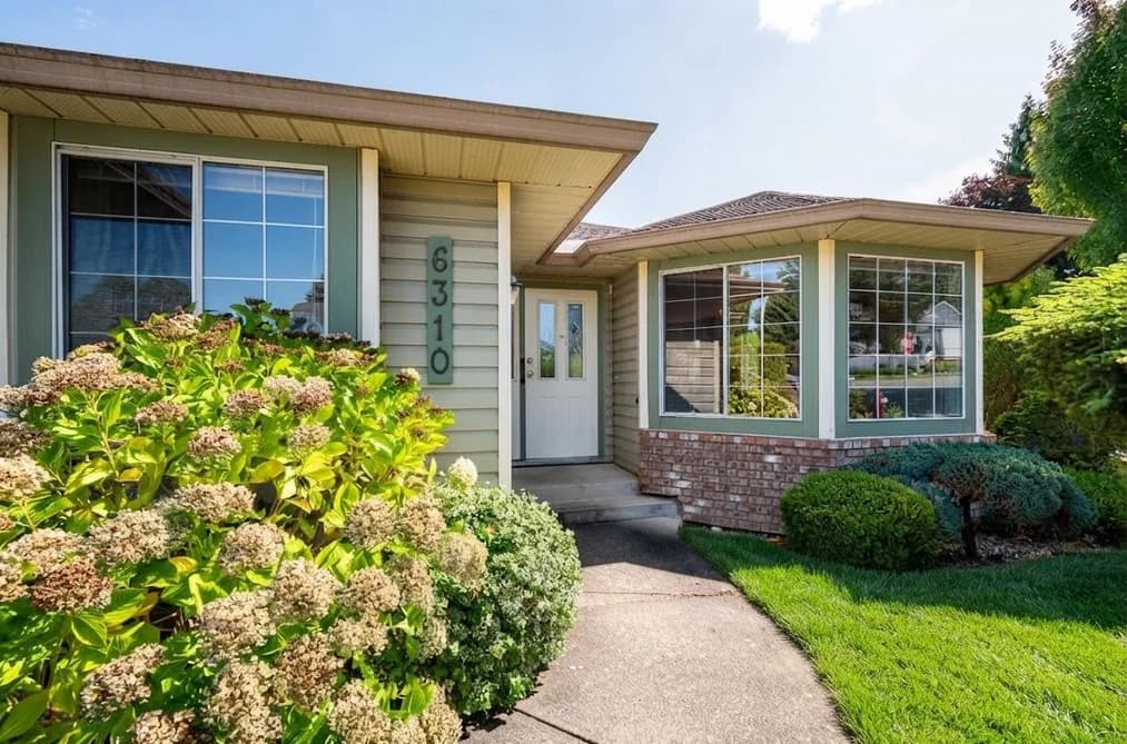 6310 171 STREET, Surrey, BC — Residential for Sale - Photo 2