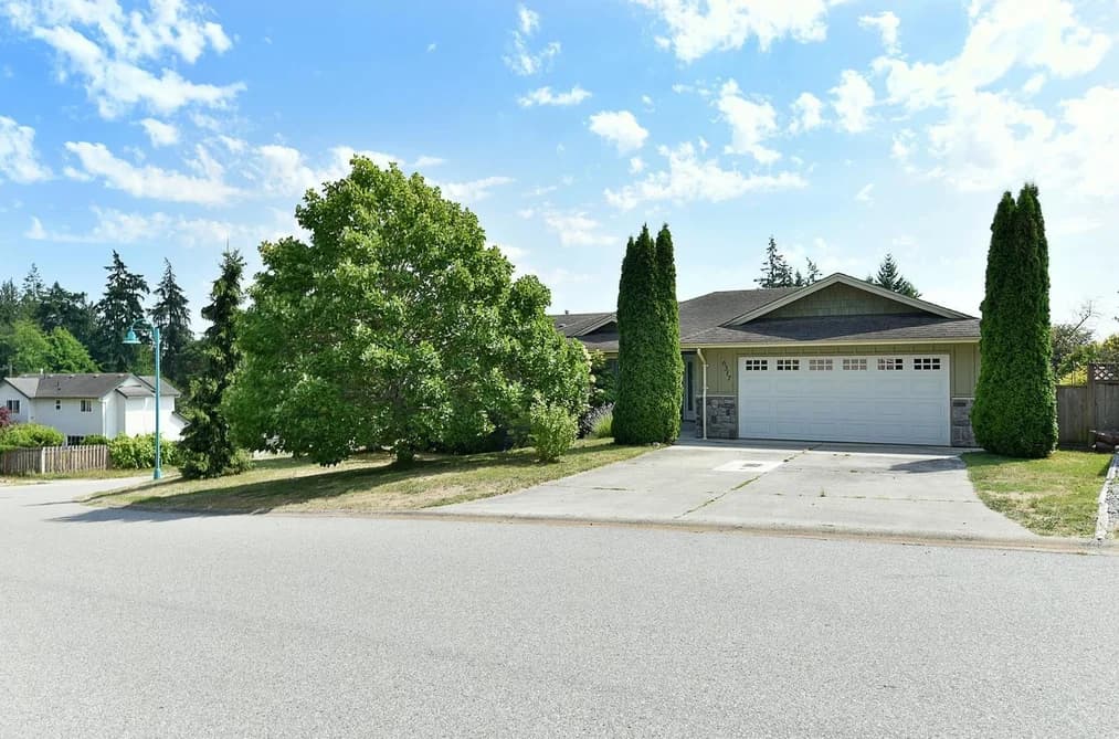 6317 SAMRON ROAD, Sechelt, BC — Residential for Sale - Main Photo