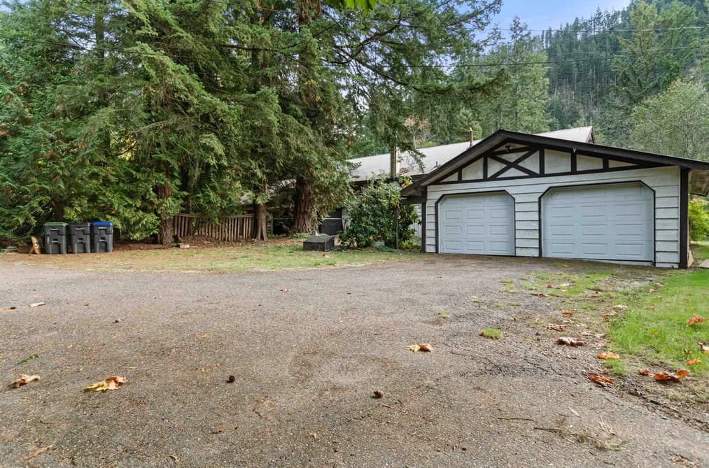 63491 FLOOD HOPE ROAD, Hope, BC — Residential for Sale - Photo 2