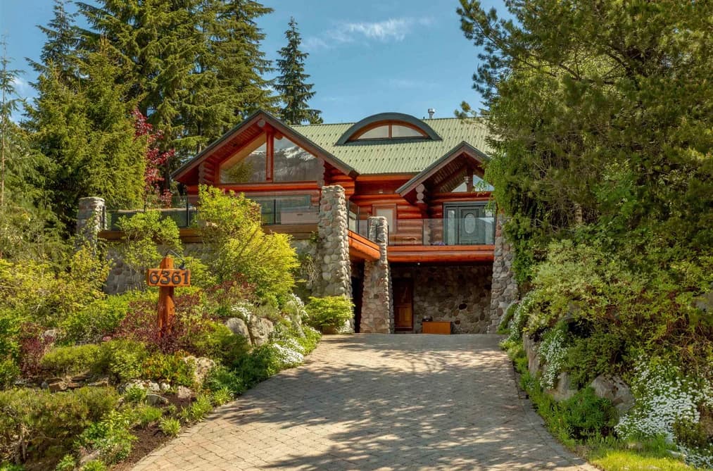 6361 FAIRWAY DRIVE, Whistler, BC — Residential for Sale - Photo 2