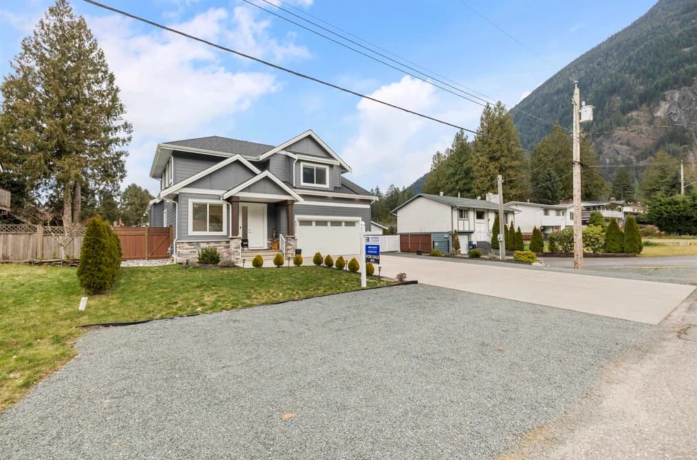 63711 ROSEWOOD AVENUE, Hope, BC — Residential for Sale - Photo 2