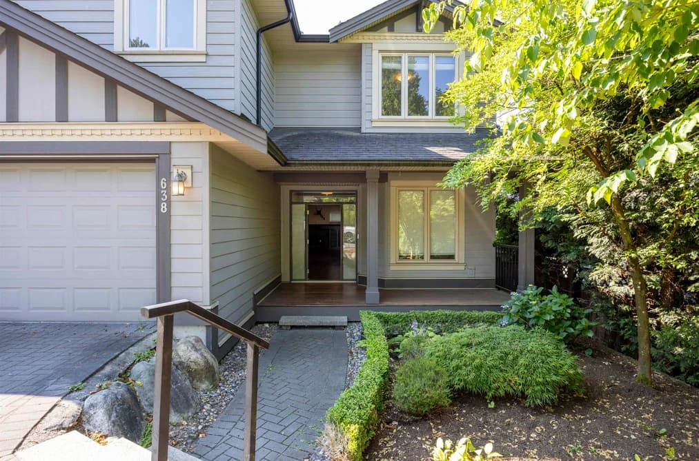 638 AUSTIN AVENUE, Coquitlam, BC — Residential for Sale - Photo 2