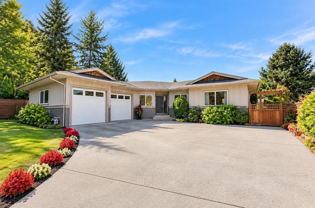 6388 PIPER PLACE, Sechelt, BC — Residential for Sale - Main Photo