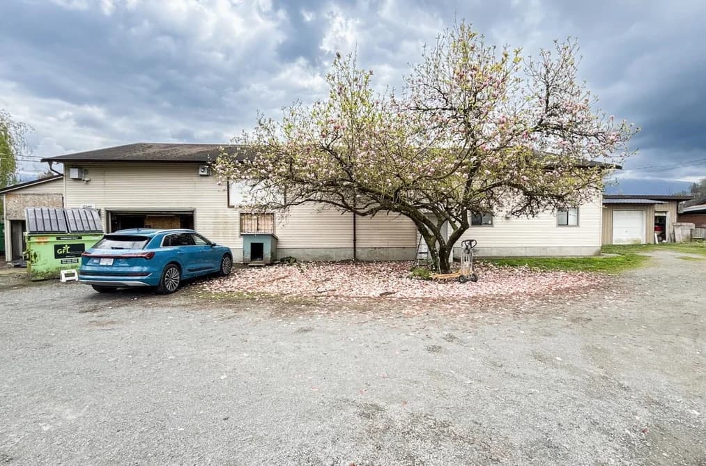 6390 PIONEER AVENUE, Agassiz, BC — Residential for Sale - Photo 2