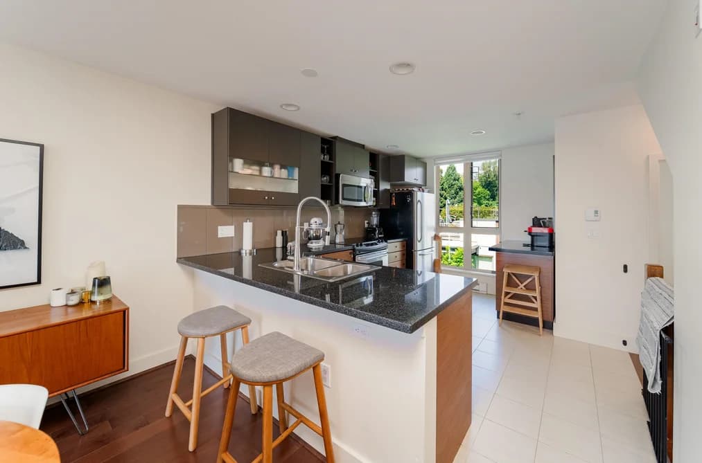 64 728 W 14TH STREET, North Vancouver, BC — Residential for Sale - Main Photo