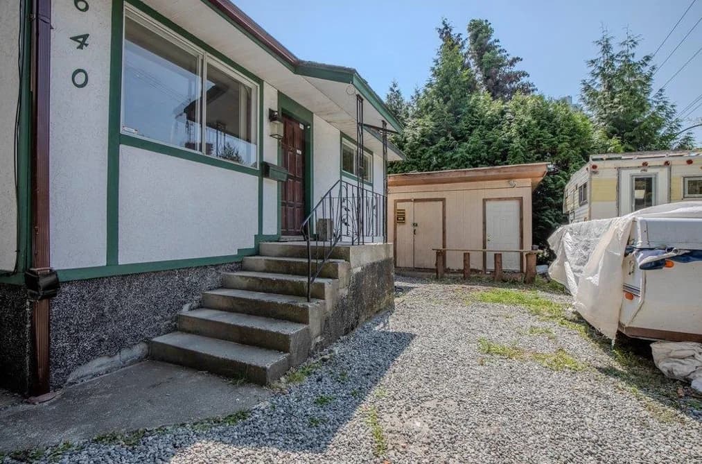 640 CLARKE ROAD, Coquitlam, BC — Residential for Sale - Photo 2