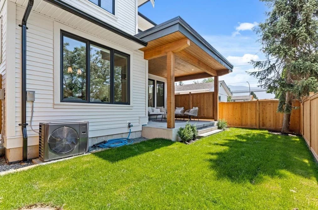 6405 SILVERTHORNE ROAD, Chilliwack, BC — Residential for Sale - Photo 2