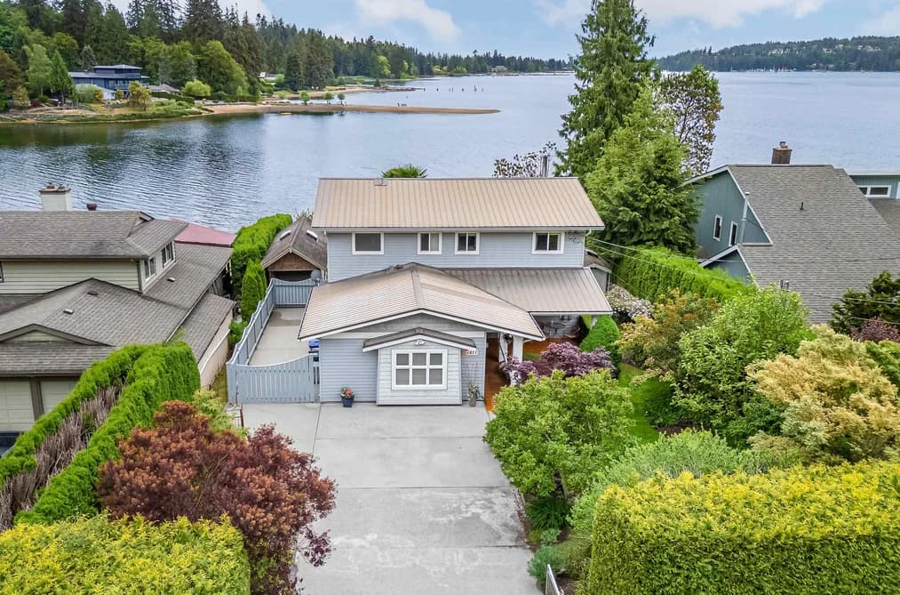 6417 MARMOT ROAD, Sechelt, BC — Residential for Sale - Main Photo