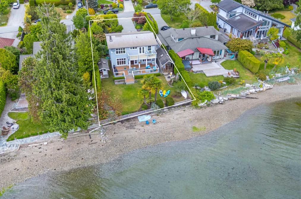 6417 MARMOT ROAD, Sechelt, BC — Residential for Sale - Photo 2
