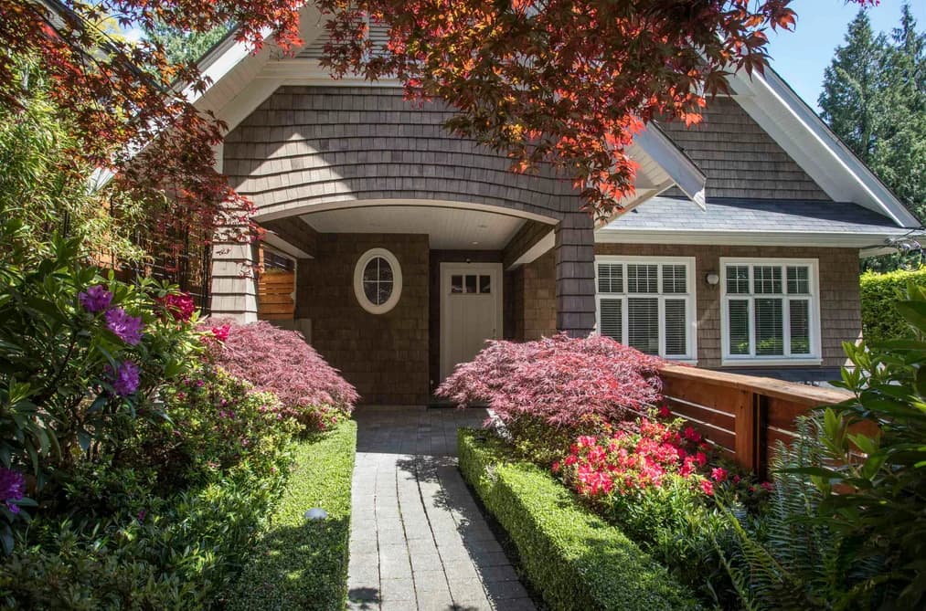 6417 PITT STREET, West Vancouver, BC — Residential for Sale - Photo 2