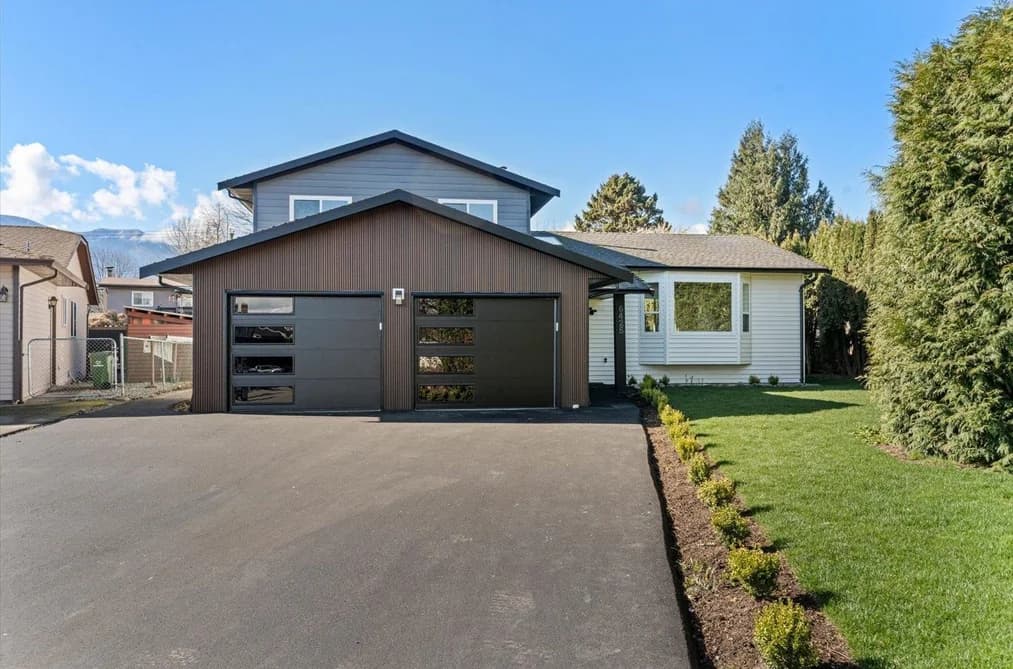 6425 SWANSON STREET, Chilliwack, BC — Residential for Sale - Main Photo