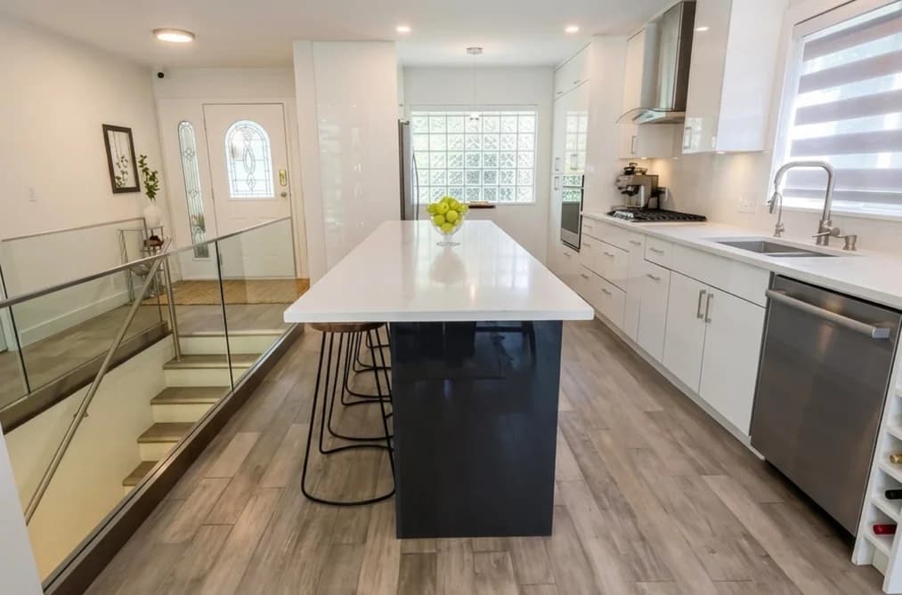 6430 FOX STREET, West Vancouver, BC — Residential for Sale - Photo 2