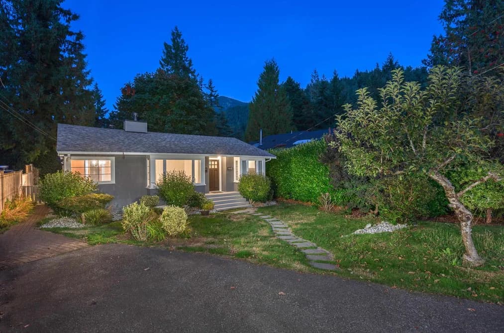 6431 ROSEBERY AVENUE, West Vancouver, BC — Residential for Sale - Photo 2